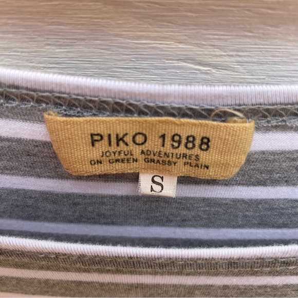 Gray Striped Tee - Size Small - Picture 3 of 4